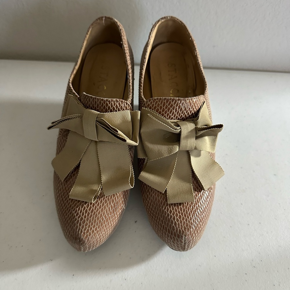 Staccato Chic Beige Bow wedge booties y2k 7/7.5US